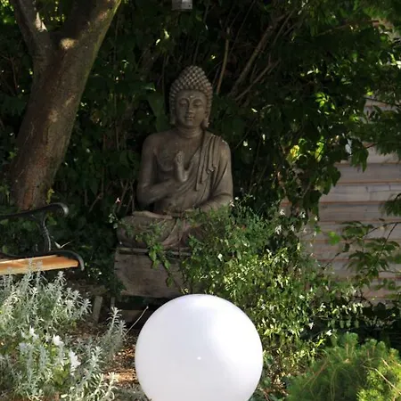 Frühstückspension Les Du Perche 3*